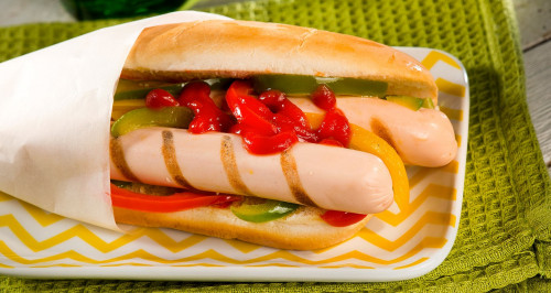 Hot dog mexicain avec delicatessen de poulet