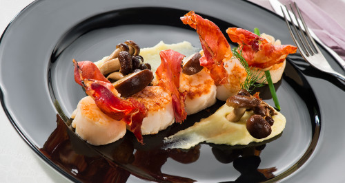 SCALLOPS, CRISPY SPECK, MUSHROOMS AND MASHED POTATOES