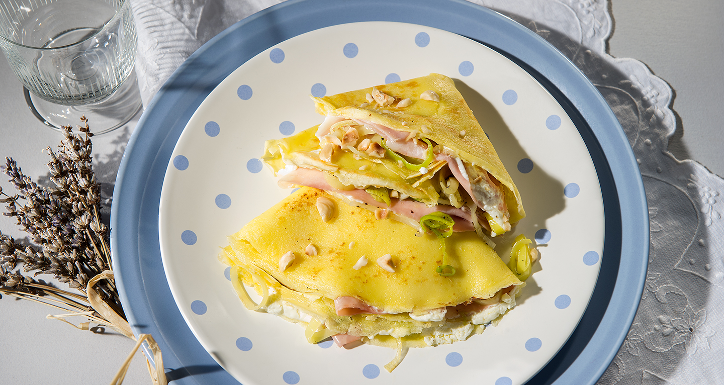 CRÊPES WITH COOKED HAM, ROBIOLA CHEESE, LEEKS AND TOASTED HAZELNUTS